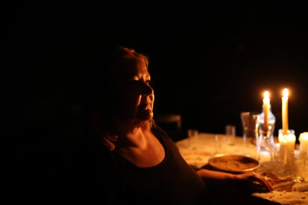 Εικαστική & Σκηνοθετική επιμέλεια: Κωνσταντίνος Χαλδαίος